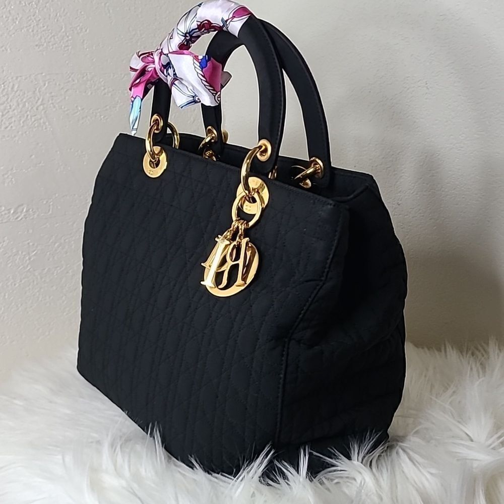 💯 Authentic  Lady Dior Handbag 🍀 - Picture 4 of 15